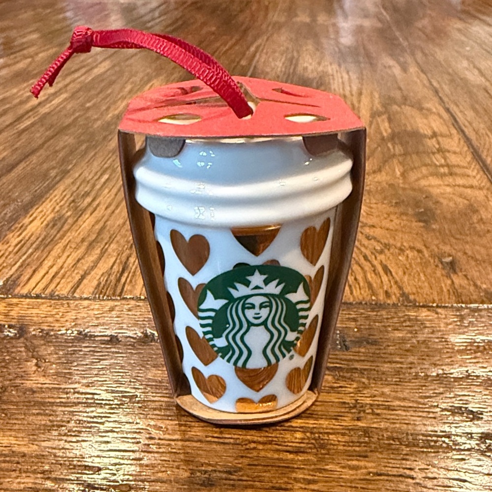 NEW Rare 2015 Starbucks Cup with Gold Heart Ornament